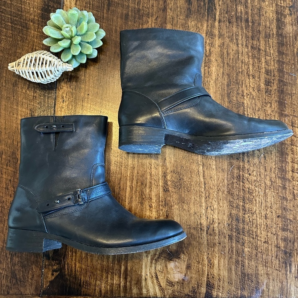 COACH | “Amy” Black Leather Buckle Short Moto Boot, Size 8B - Picture 2 of 7